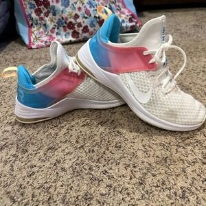 Nike Women's White Blue Pink Air Max  Bella TR Training Shoes Sneakers US 8